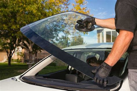 Auto Glass Replacement Service in The Villages.